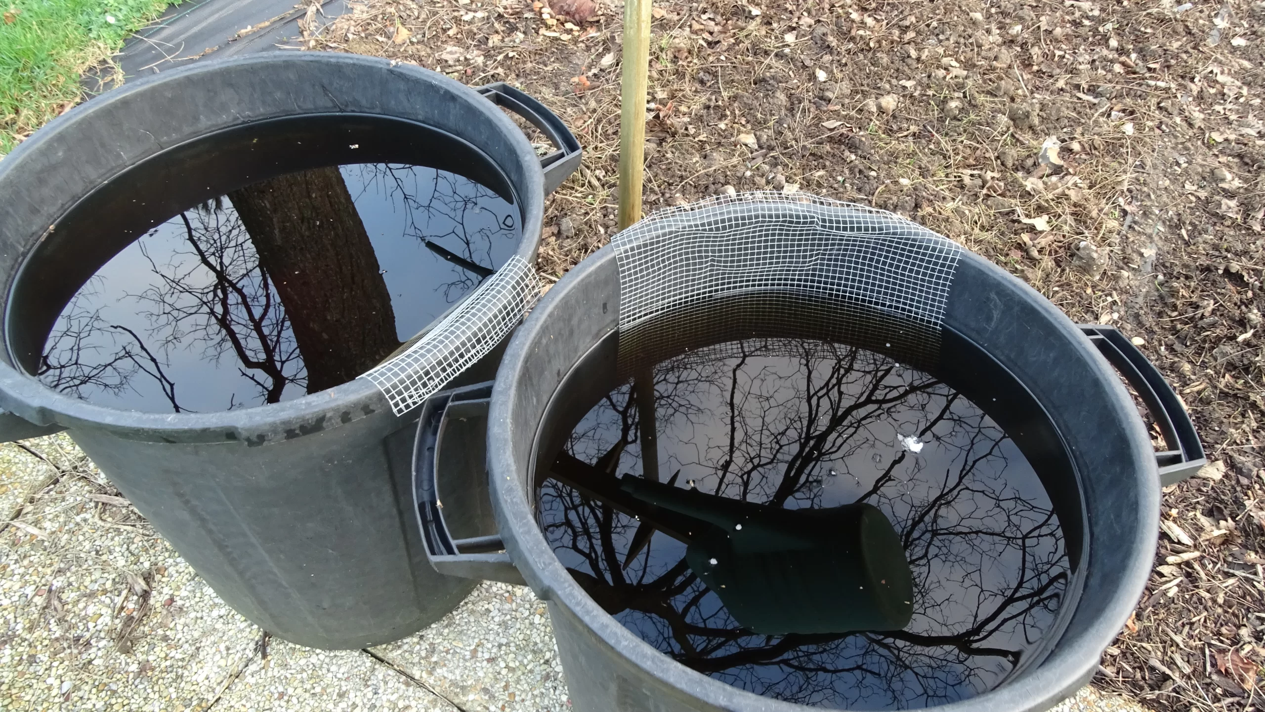 Points d'eau avec grillage pour éviter les noyades
