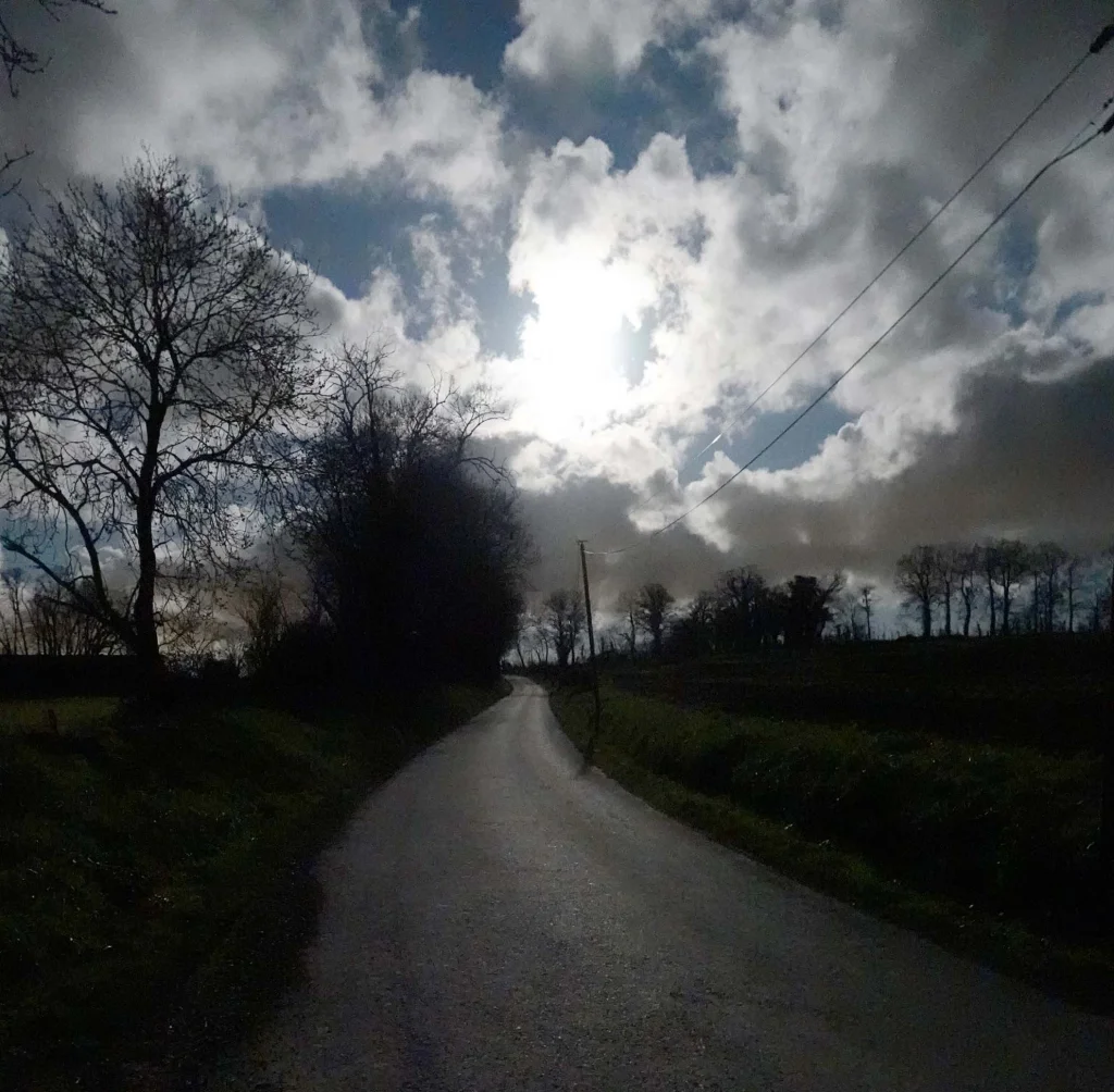 Sortie nocturne - la route sous la pleine lune